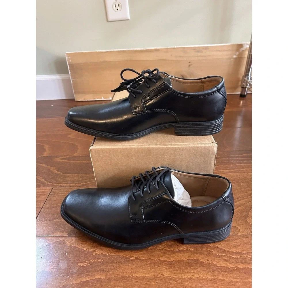 Clarks Men's Tilden Plain Oxford Dark Black Lace Up Dress Shoe NEW US size 8.5 M